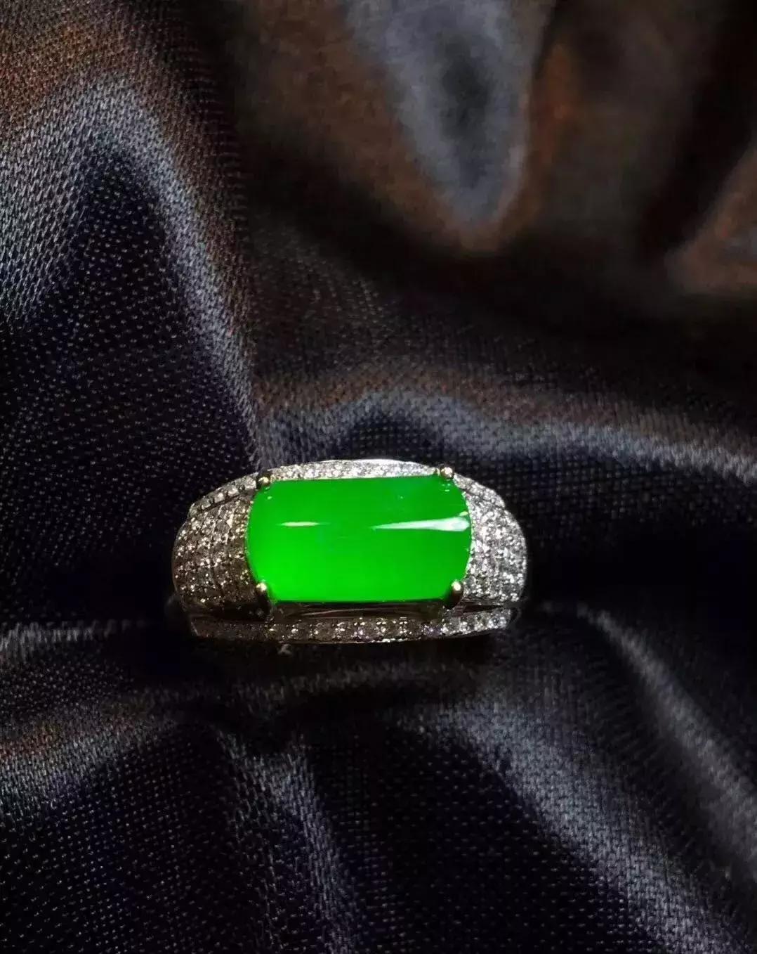 买翡翠如何避免走弯路,买翡翠手镯小技巧