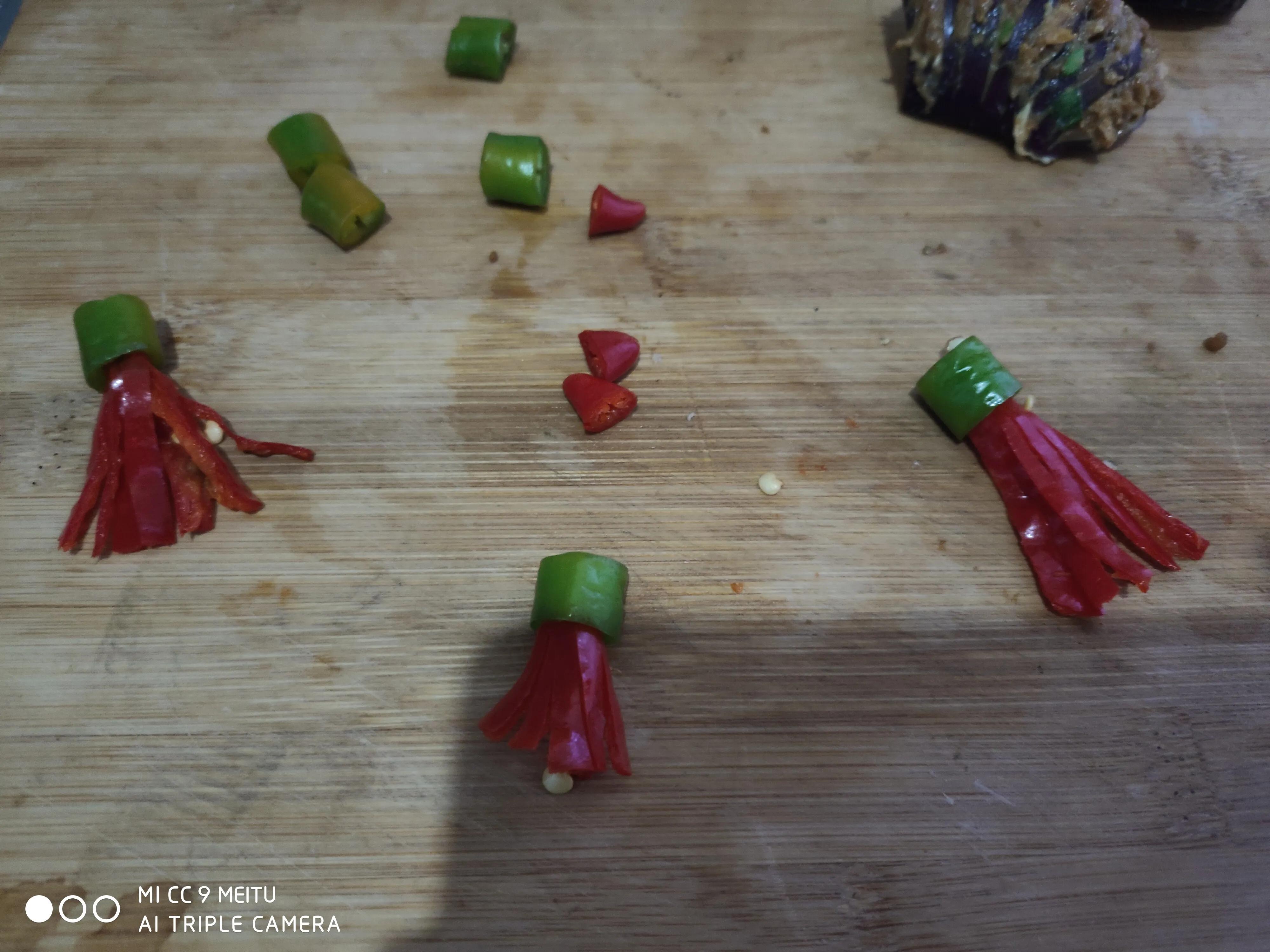 年夜饭喜气洋洋,年夜饭张灯结彩