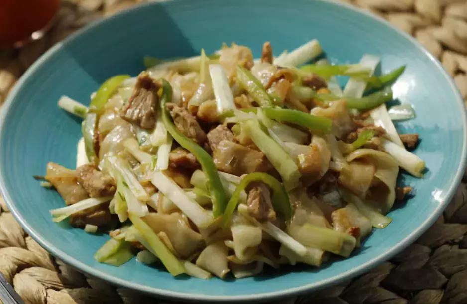 韭黄肉丝猪肠粉,韭黄臊子粉