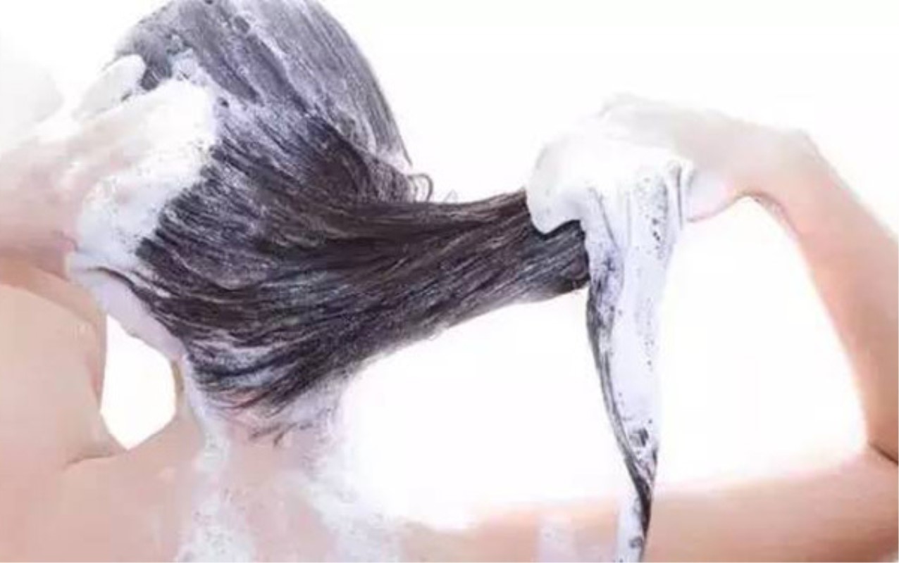 头发薄而且发质软适合什么发型,发质软塌自然卷适合什么发型男