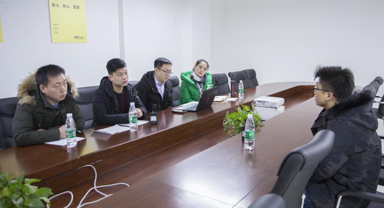 如何让码农直通CTO？探访百战卓越班的衡水中学模式