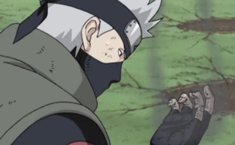 卡卡西为鸣人挡刀,卡卡西给鸣人的终极奥义