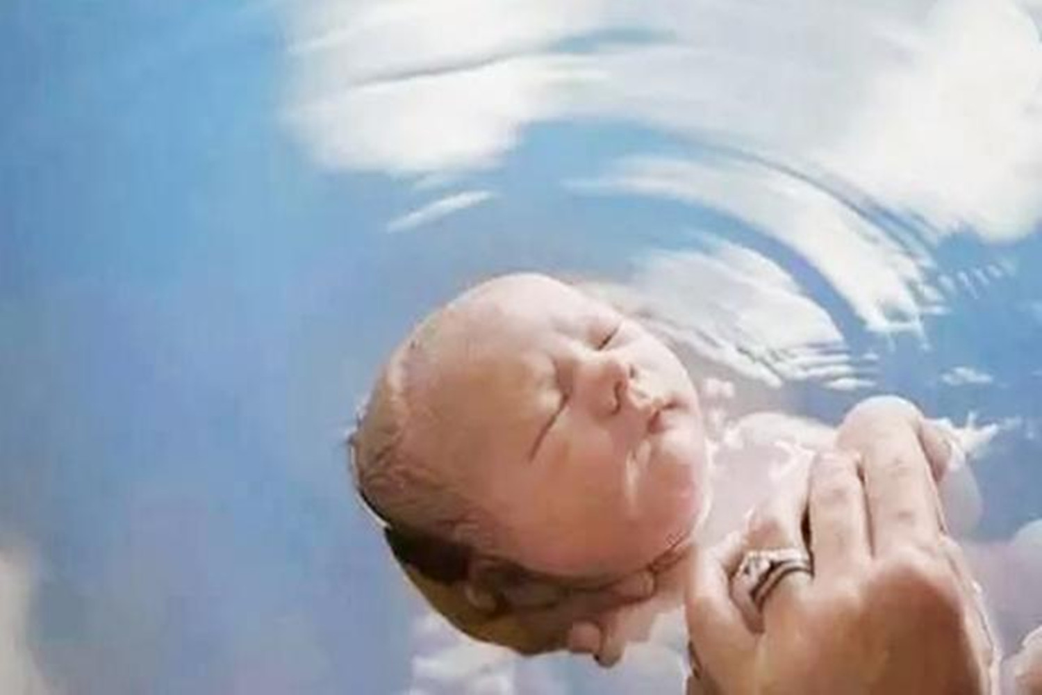 不是所有人都适合潜水,不是所有人都适合生孩子