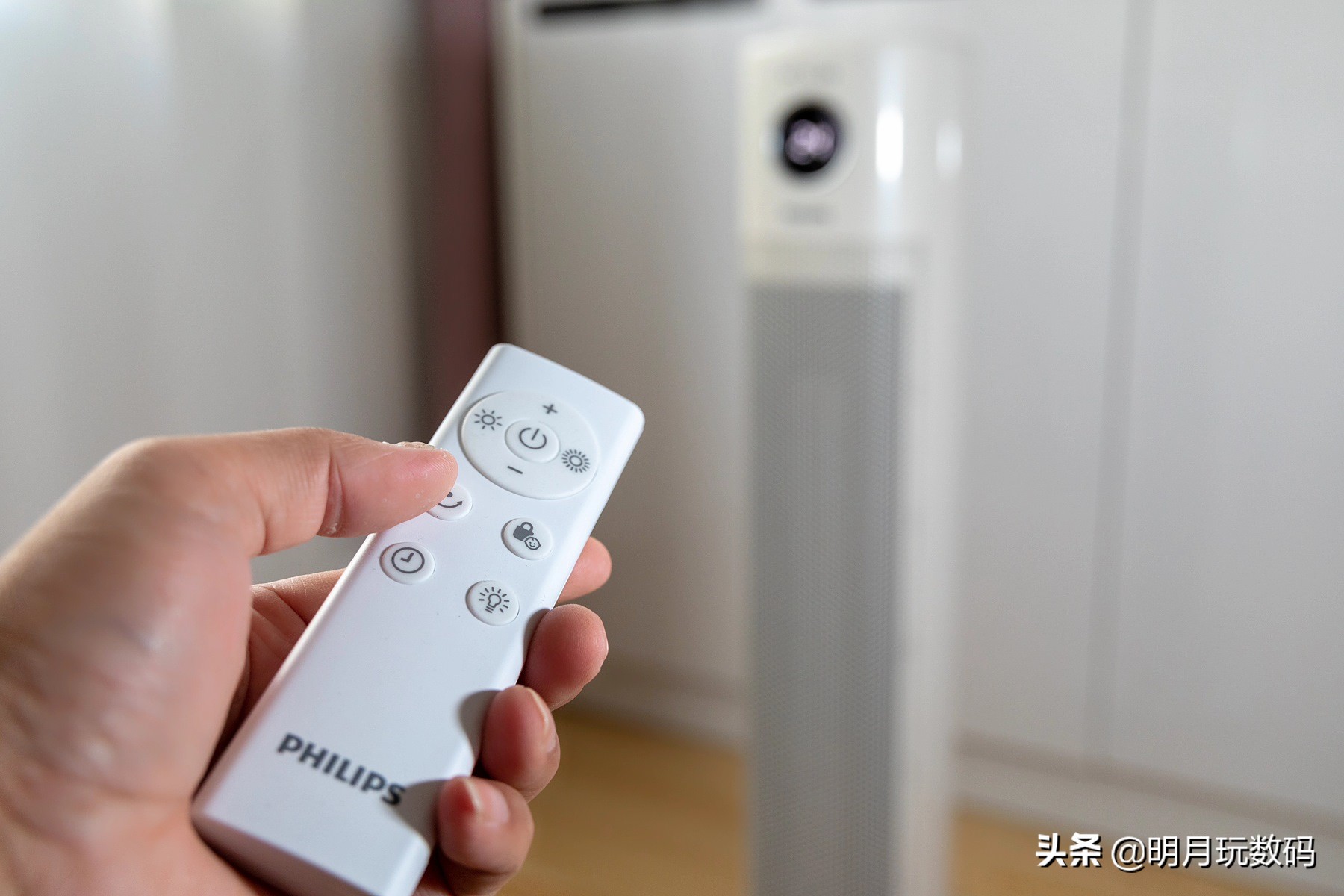 飞利浦石墨烯踢脚线取暖器暖风机,飞利浦冷暖两用塔式暖风机怎样