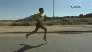 怎样快速的学会跑的姿势,怎样练习胯带动腿跑