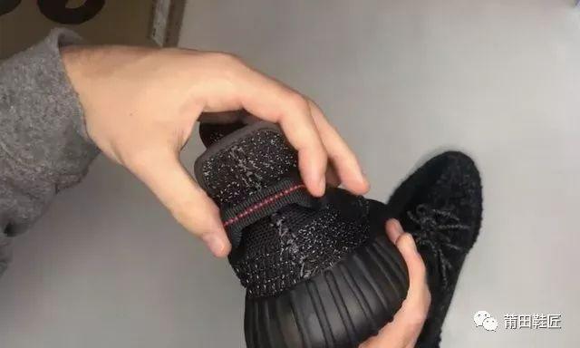 yeezy350黑满天星真假对比,yeezy350黑满天星和黑玛瑙的区别