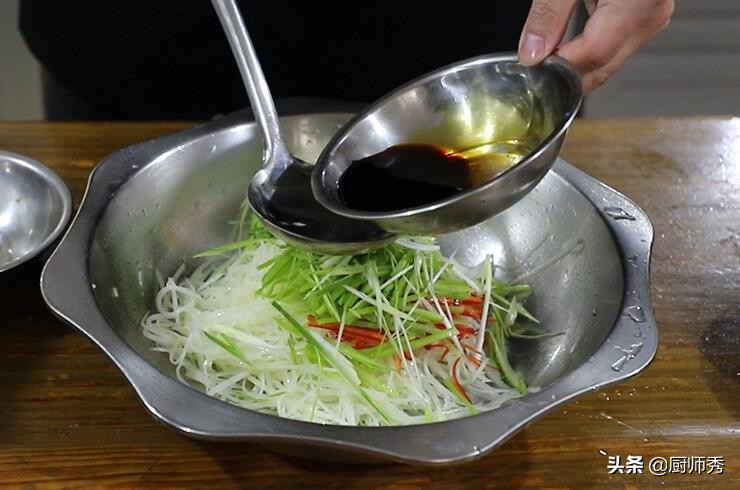 酸辣土豆丝如何清脆爽口,土豆丝怎么做酸辣脆爽又下饭