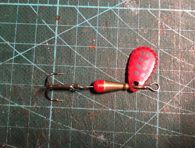 路亚入门级亮片下要不要挂饵,路亚新手钓饵推荐