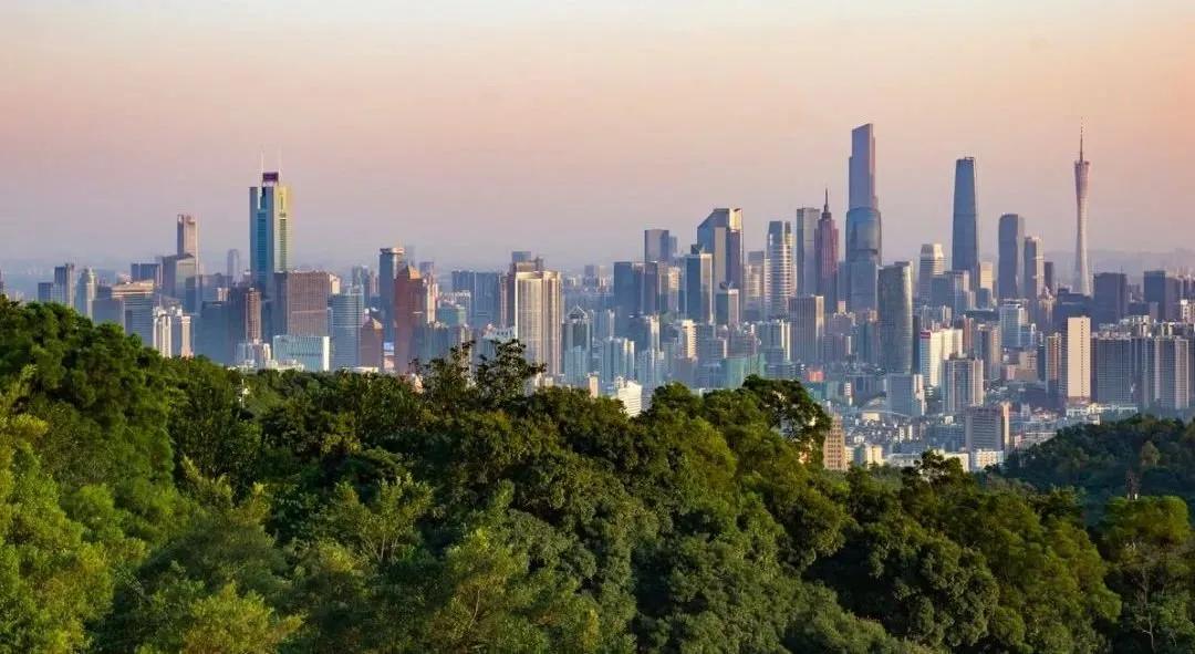 择一址，住一生！中轴之上，新世界云耀造湾区品质生活范本