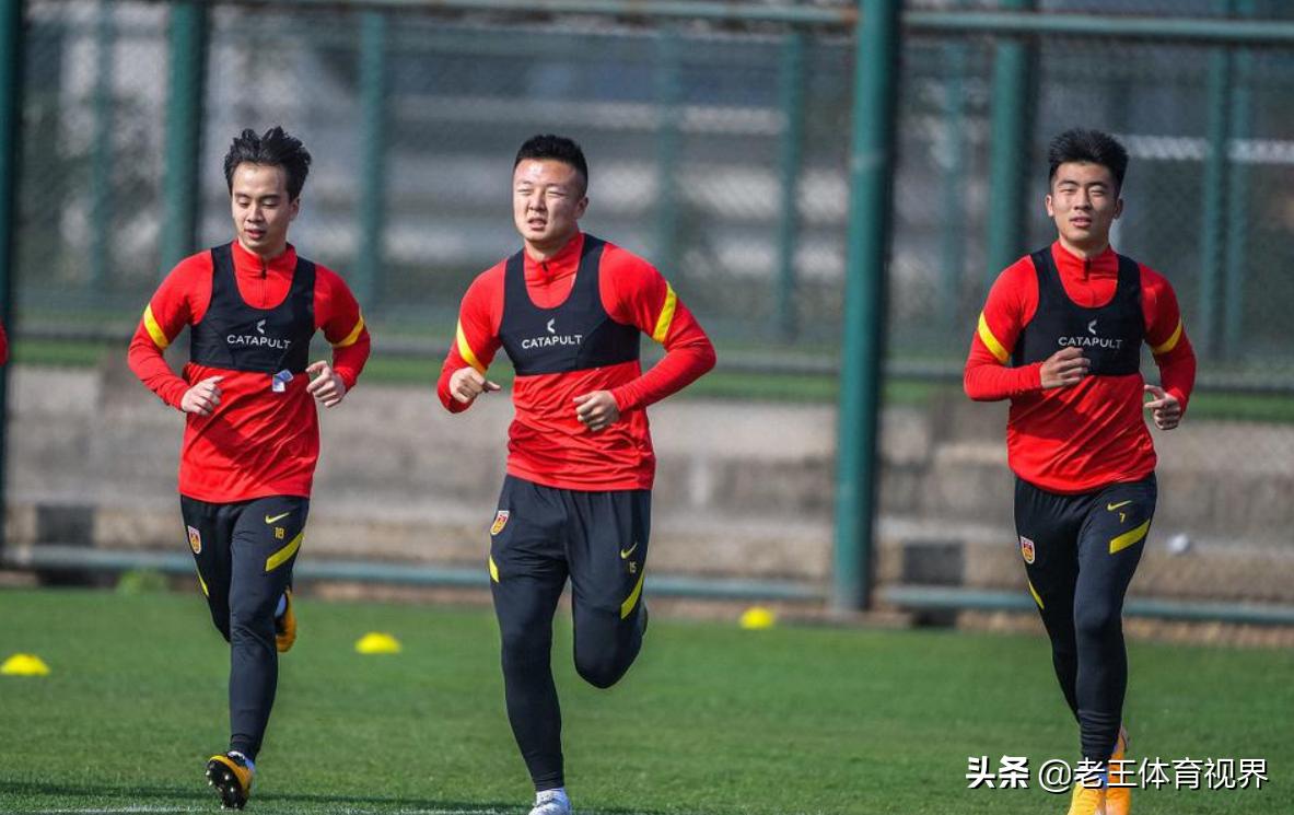 蒋圣龙梅开二度，申花系球员联手造四球导演U22国足“大*杀屠**”