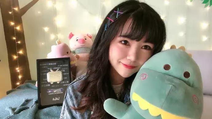 看完她笔下的古风美人,才知英雄难过美人关,一颦一笑让你醉倒