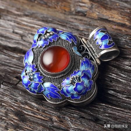 周大福和老凤祥的黄金首饰哪个好,周大福古法黄金手镯值得买吗