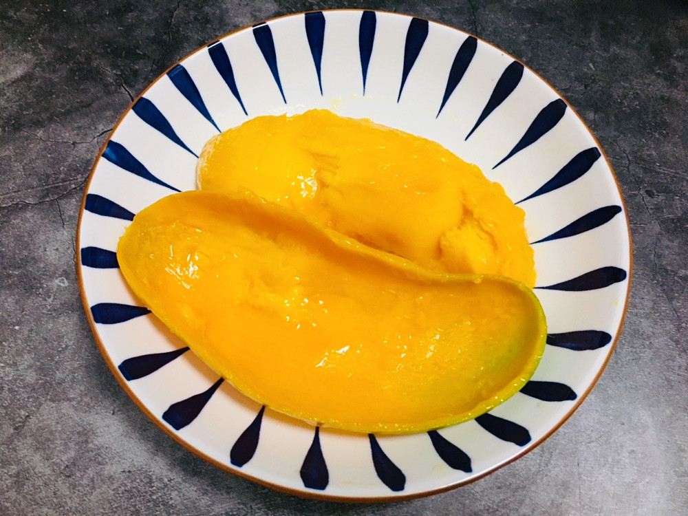 芒果最简单的切法是什么,怎样切芒果才是最正确的切法