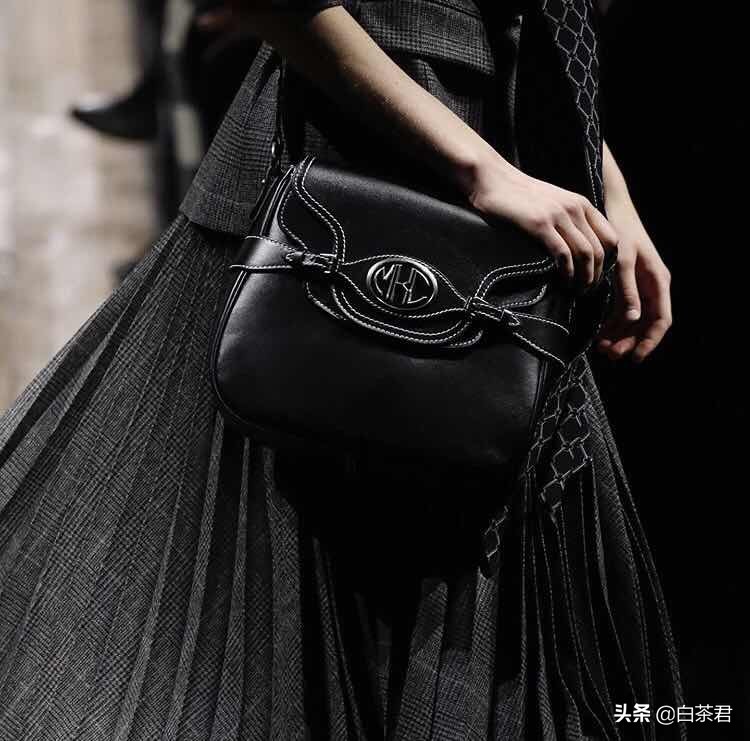 mk新款复古印花小包包,mk秋冬经典黑色包