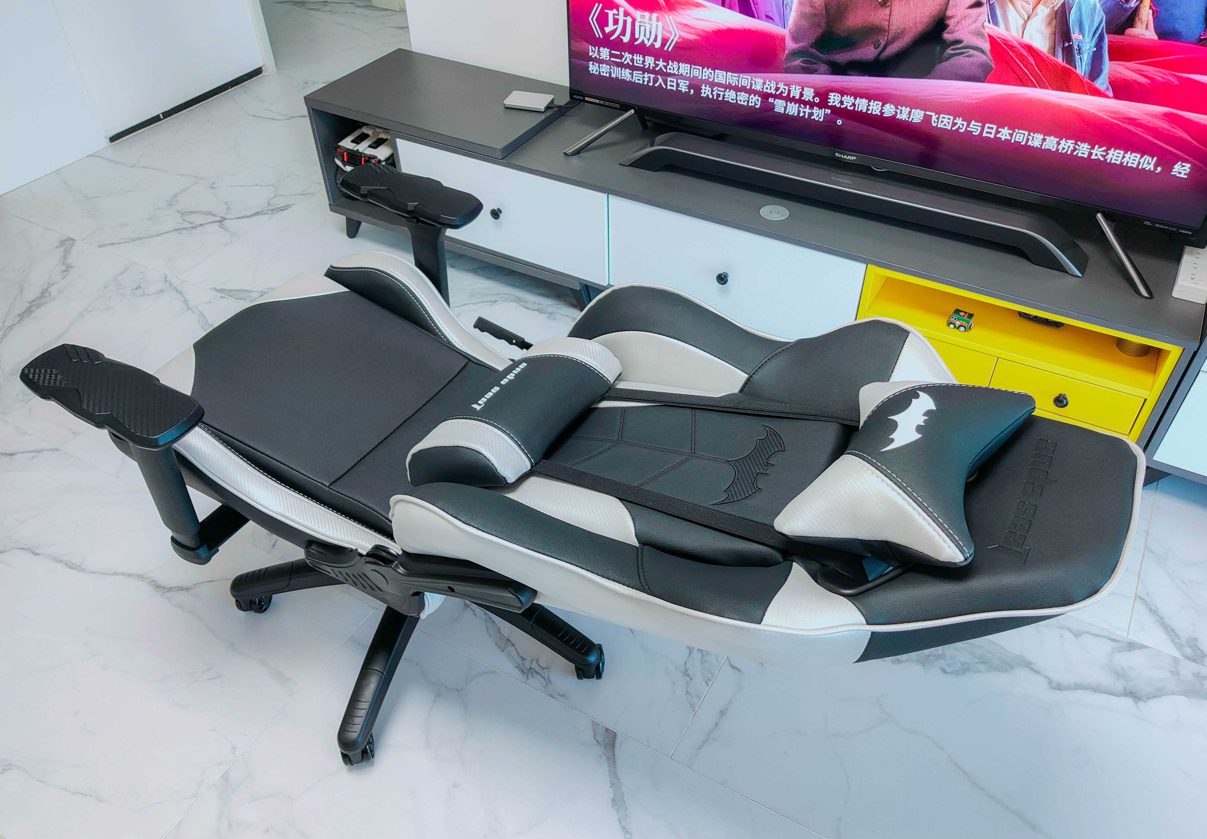 与高达、蝙蝠侠组队，ikbc机械键盘+安德斯特电竞椅套装评测