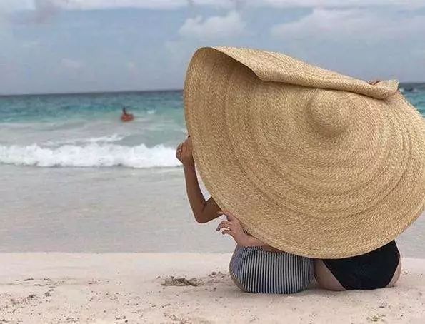 这是一个一看就爱上的法系新浪潮设计品牌|JACQUEMUS