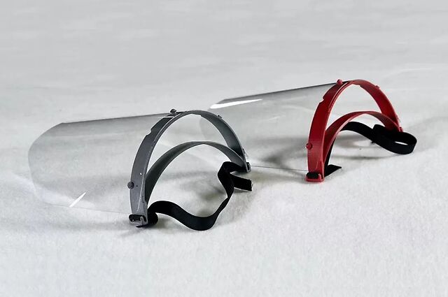 *博兰**基尼口罩，特斯拉呼吸机，阿玛尼防护服，今年的世界太疯狂~