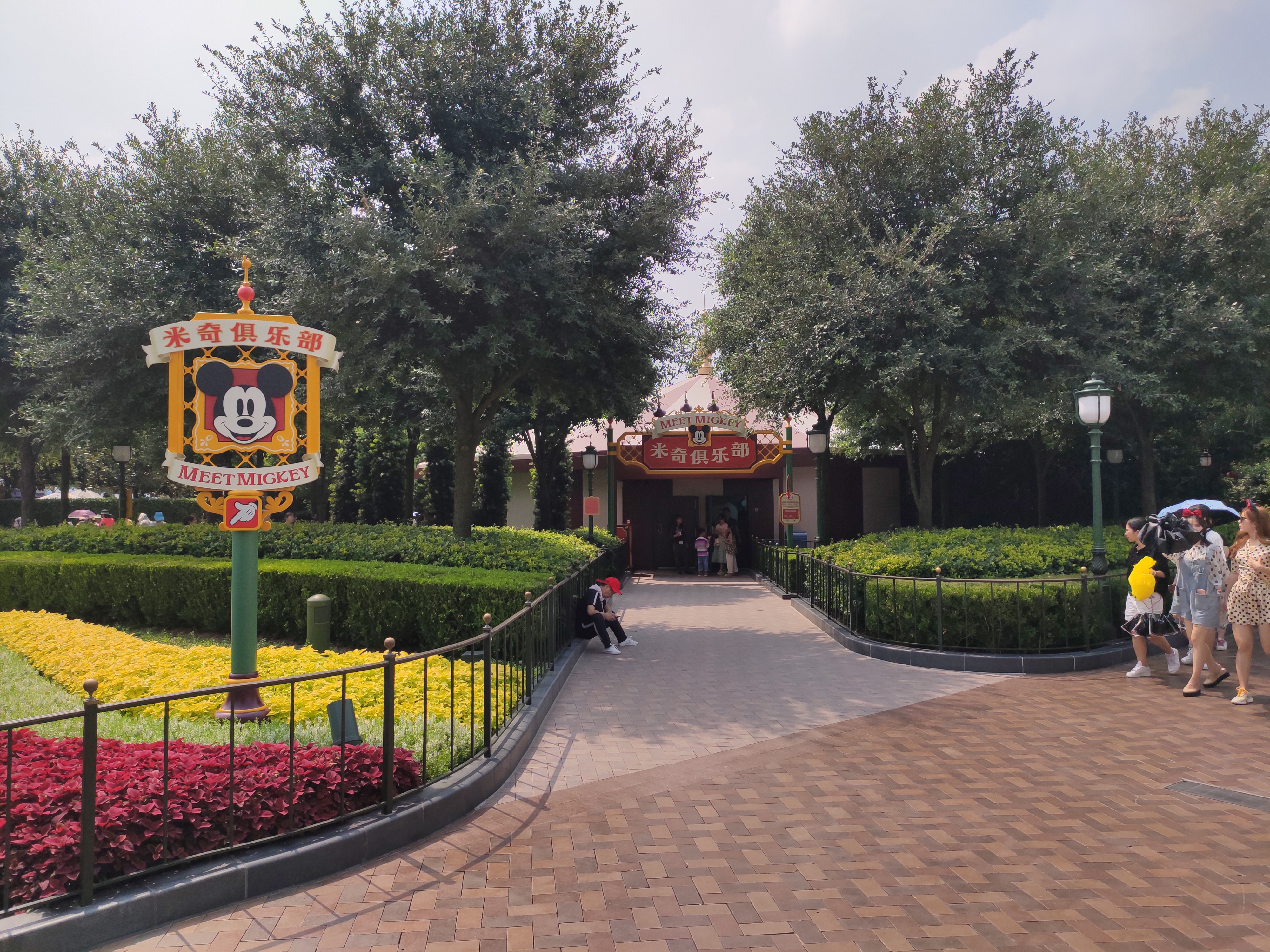 上海迪士尼一大一小旅游攻略,上海迪士尼吃住攻略讲解