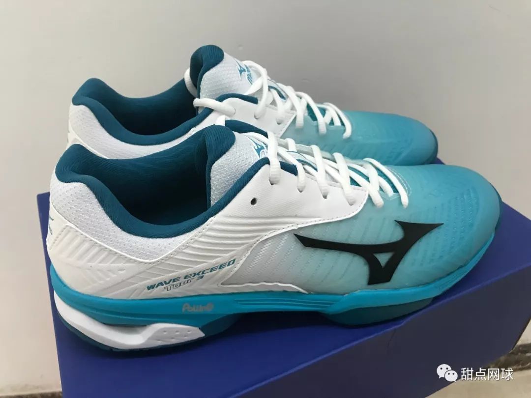 甜点君,美津浓足球鞋wave系列评测