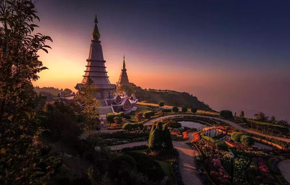 渡人如渡己渡己亦渡人下一句,人生渡人如渡己渡己亦是渡人