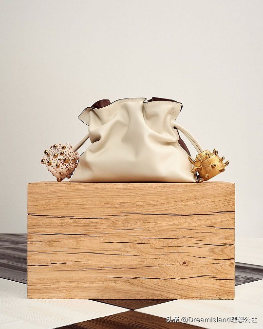 valentino鳄鱼皮女士包,valentino蝴蝶结包包