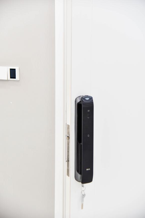 你还在纠结要不要装智能门锁,智能门锁真的比传统门锁好用吗