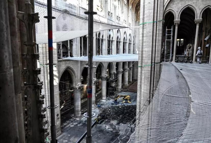 巴黎圣母院大火之后的历程,巴黎圣母院大火以及重建工作