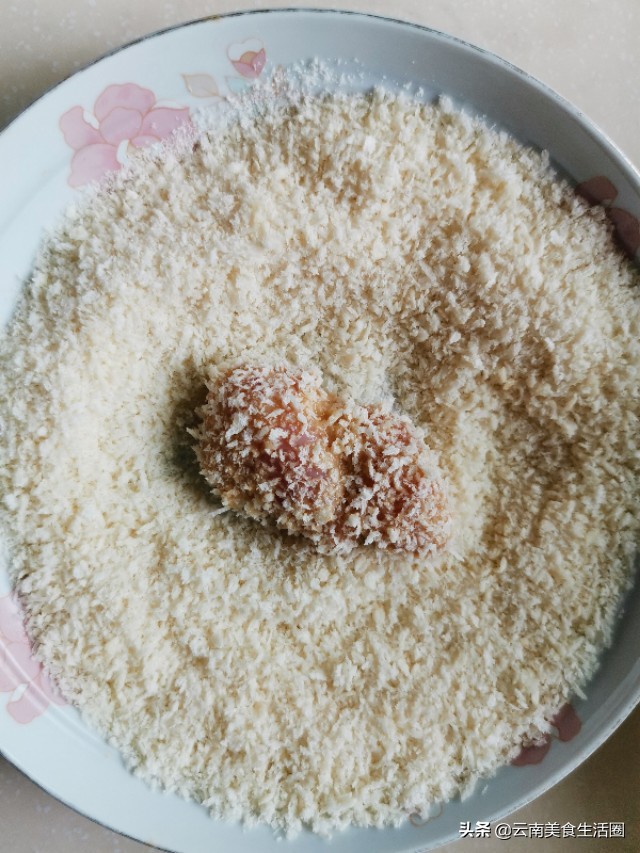 如何在家做和肯德基一样的炸鸡,炸鸡块怎么做酥脆好吃肯德基