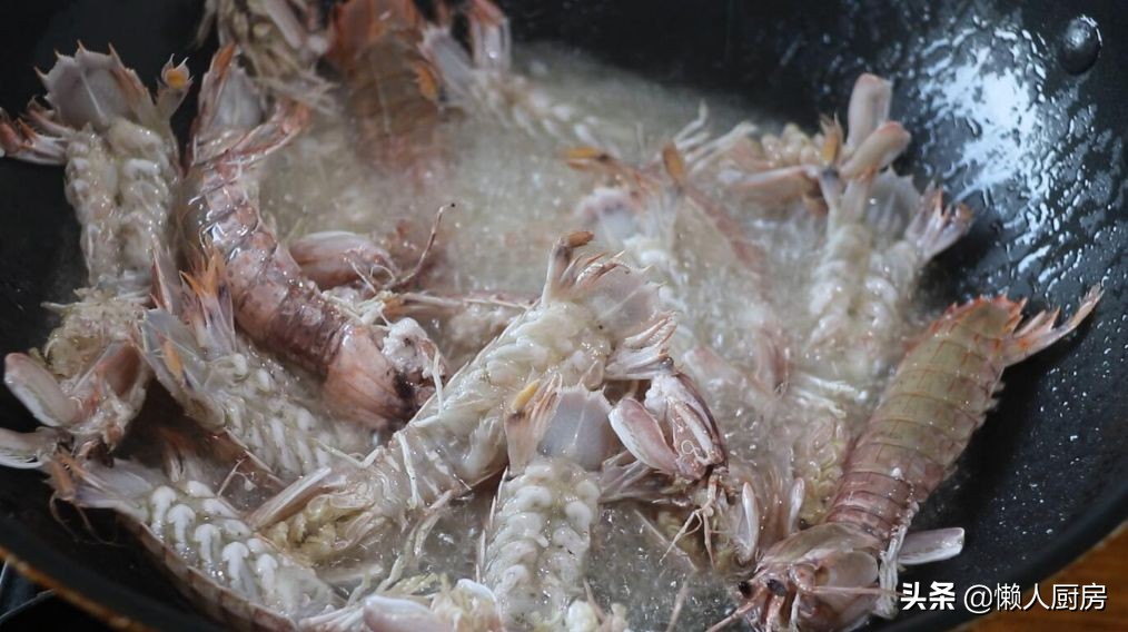 如何挑肉质肥美的皮皮虾,又到了吃皮皮虾的季节