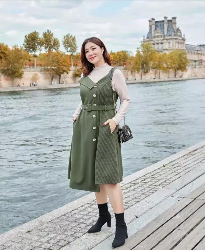 胖女孩穿搭指南，教你微胖女生怎么穿最显瘦