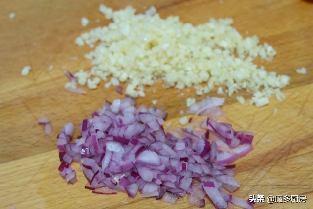 自制牛排没有黑胡椒用什么酱料,吃牛排一般都有什么酱汁