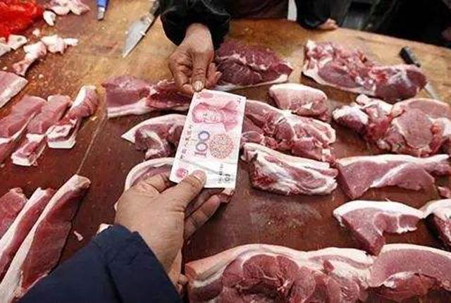 美国物价暴涨会使美元跌下来吗,美国通货膨胀为什么美元还在升值