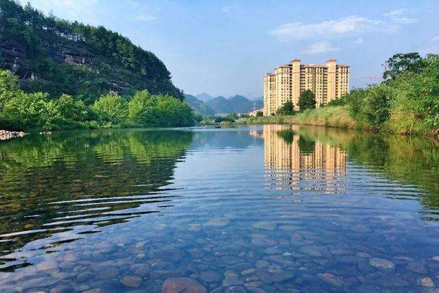 大快人心，“可视锚鱼”的*力暴**捕鱼方式，在长江被捕