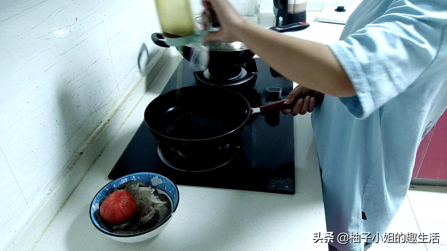 番茄油焖大虾最正宗做法,油焖大虾的最正确的做法