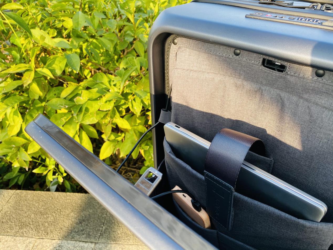 行李箱100寸可充电,行李箱22寸能充电