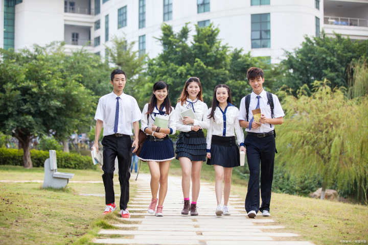 高情商的开学自我介绍,孩子大学毕业后的自我介绍