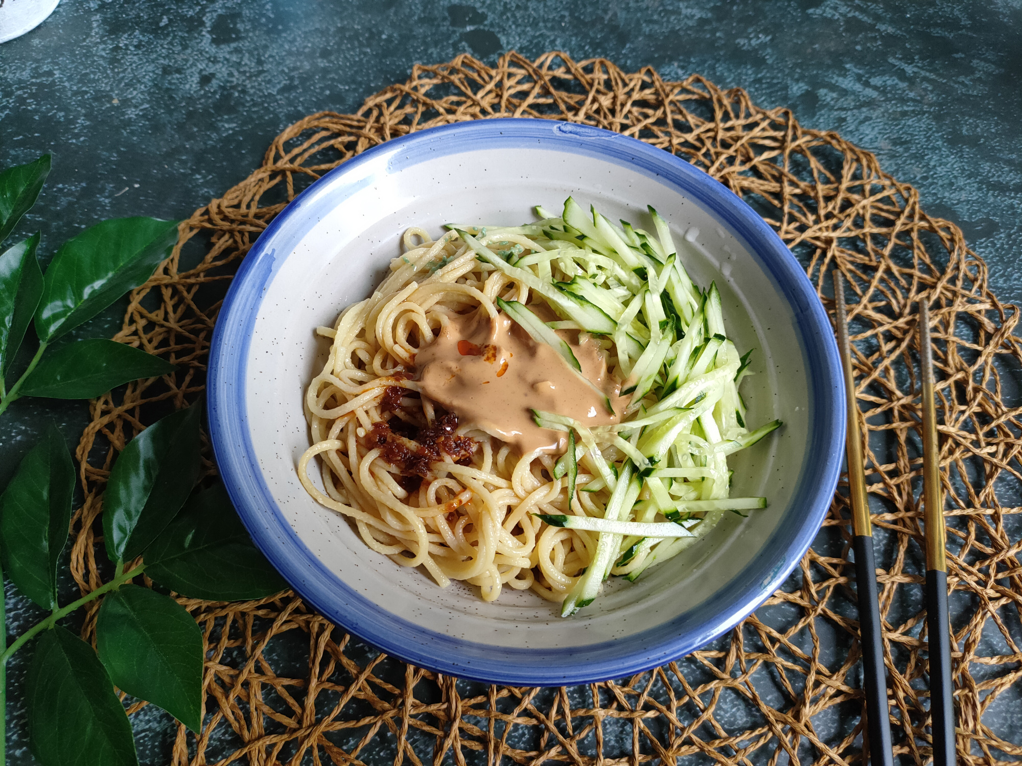 夏天凉面在家怎么做不粘,夏天做凉面的教程