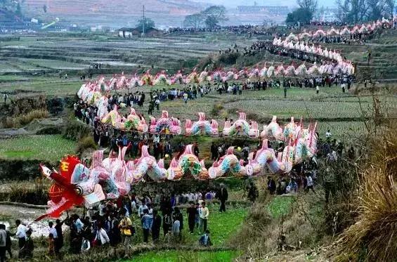 前年我有个朋友说去连城过年,到现在还没有回来