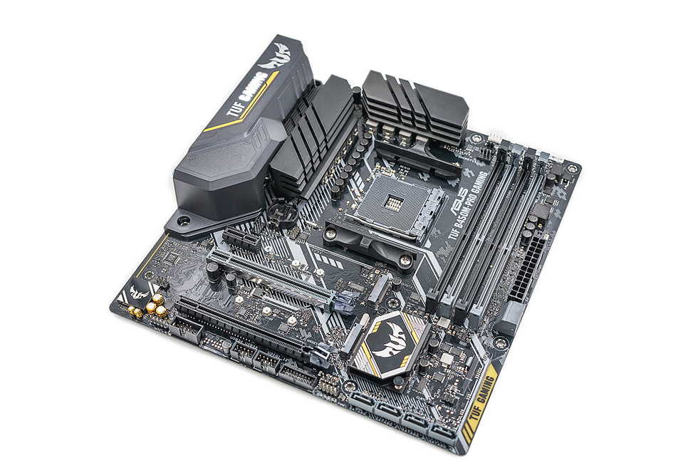 科技以灯为本，3600X+B450+BMR-24水冷+大水牛铁血战士机箱装机秀