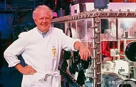 为了证明钚没那么毒，他以身实验，死后被装进铅制棺材深埋荒野