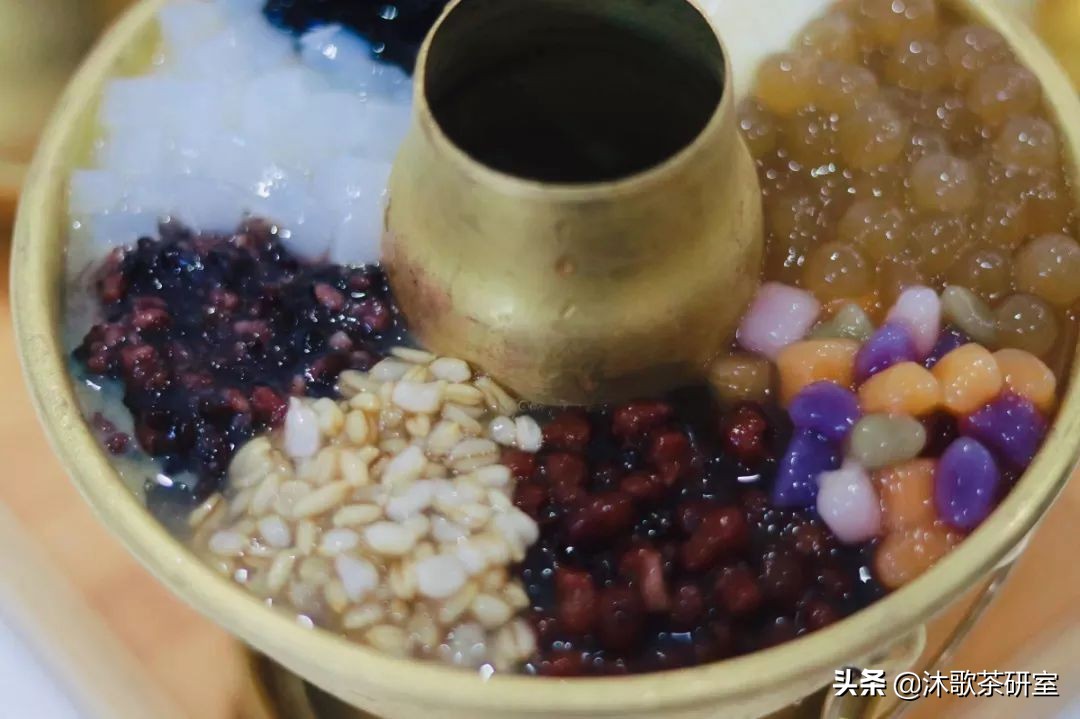 饮品店怎么度过寒冬淡季,冬季饮品店做什么