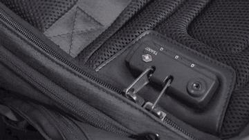 这个堪称背包终结者的英国潮牌，是如何让小偷失业的？