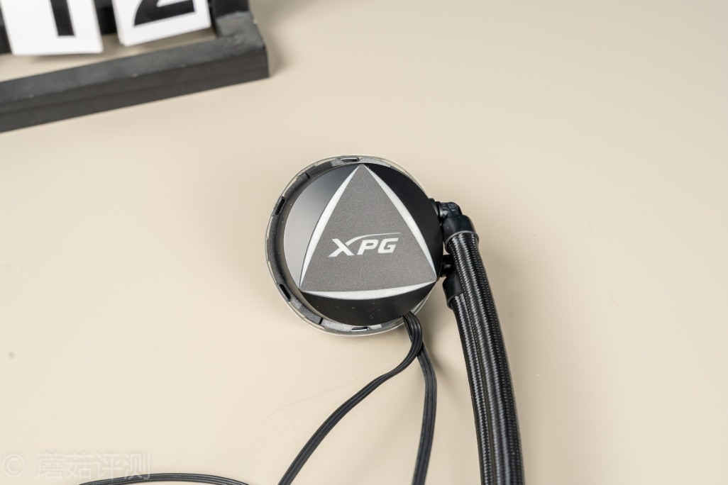 最好的240水冷评测,240分体水冷和240一体水冷对比