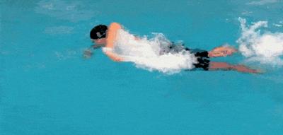 学习游泳需要掌握哪些技巧,学习游泳初学者入门