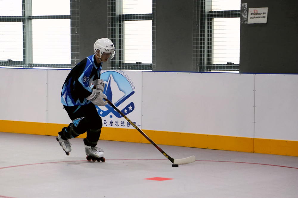 轮滑冰球比赛时间怎么记录,轮滑冰球视频