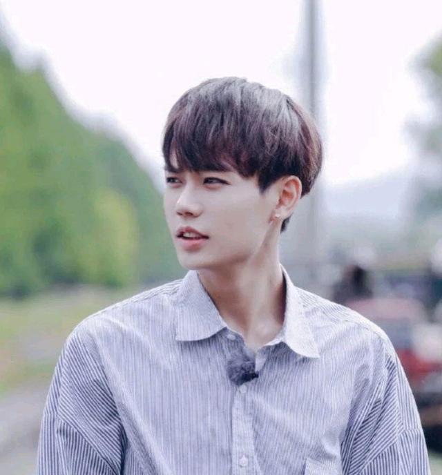 男生理发两边理得太短了,男生理发怎么跟理发师说剪短一点