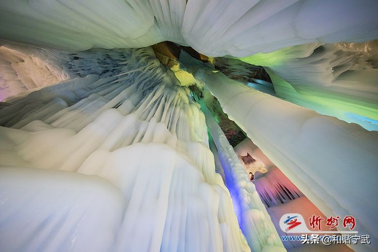 山西宁武万年冰洞冰火两重天,山西宁武万年冰洞在哪个县