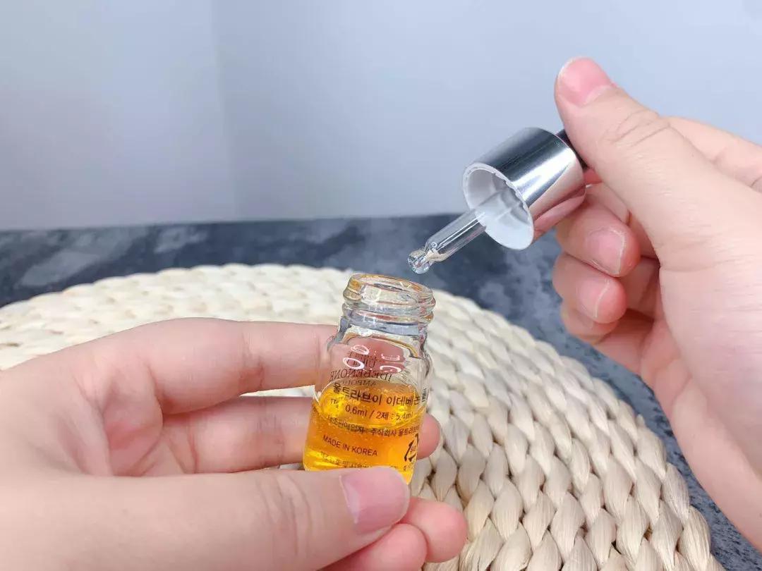 明星童颜秘诀，每1秒卖出10瓶的TA，素人高呼有效淡纹、去暗沉！