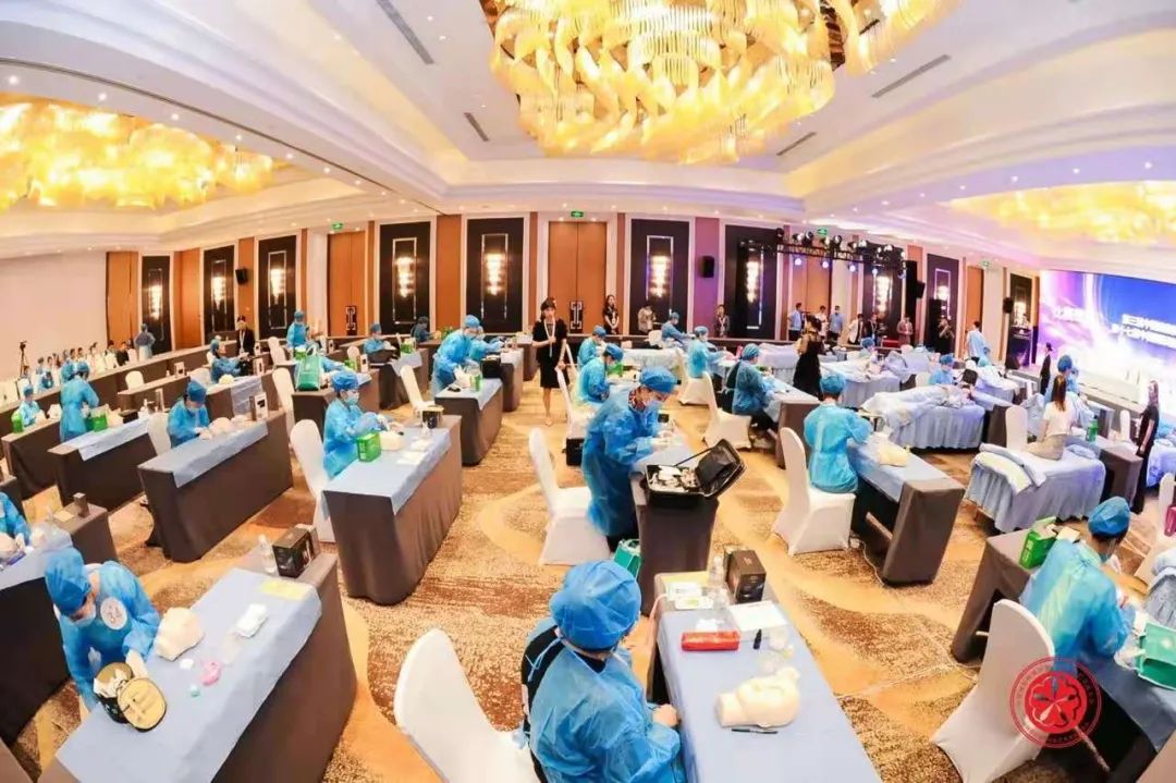 赵德仁应邀出席第十七届中国国际纹饰师美容技艺大赛，任技术总监