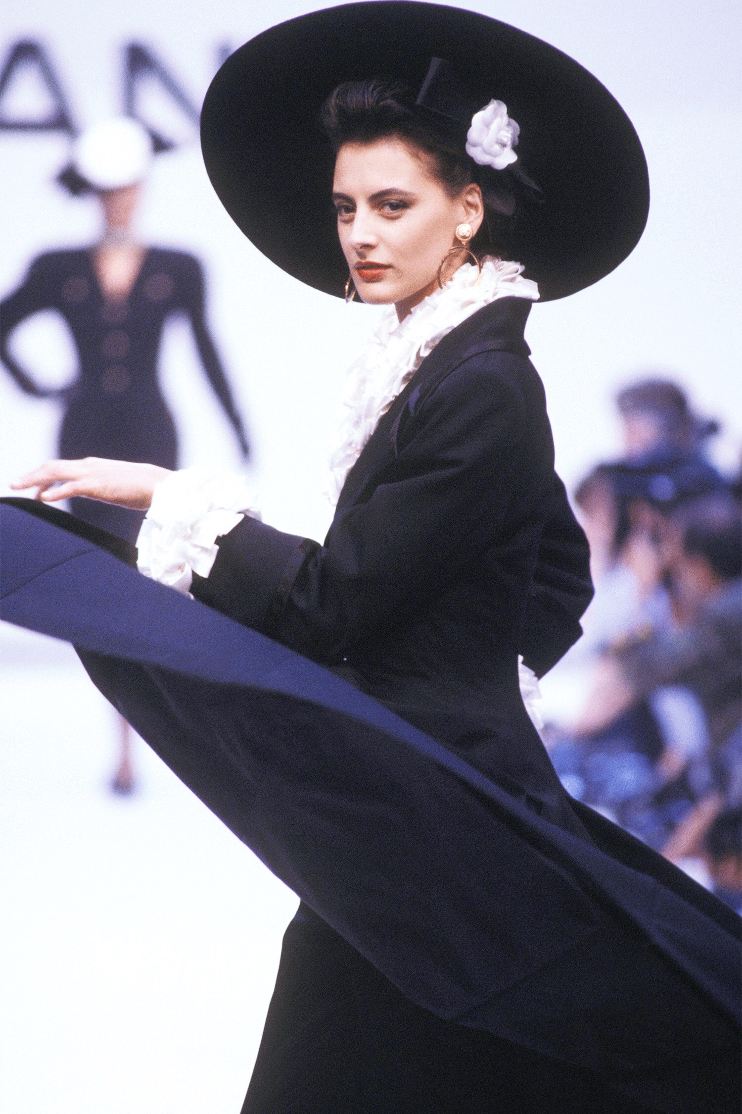 王鸥香奈儿耳环,浪姐2王鸥最新一期